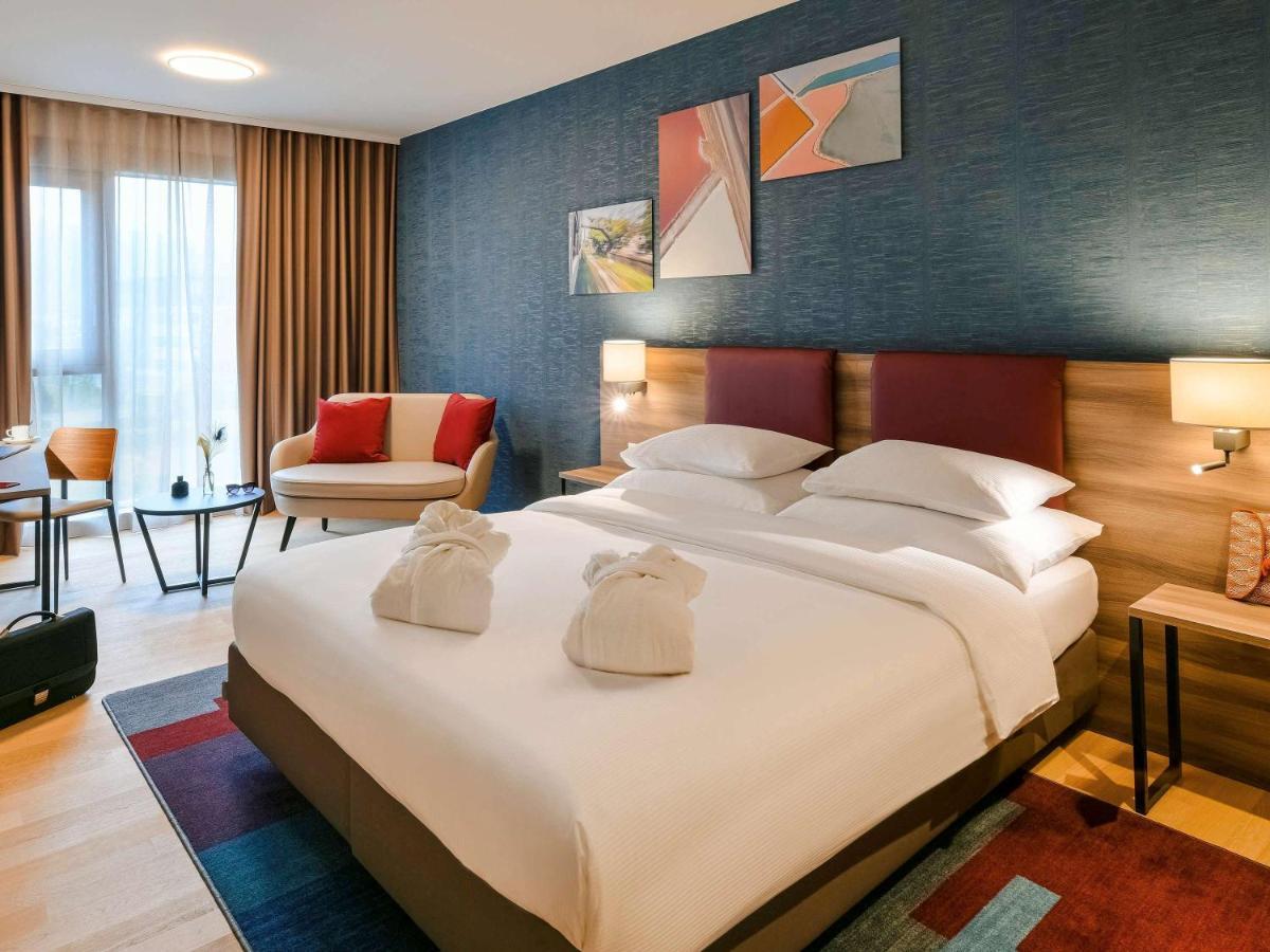 Mercure Geneva Airport 4*