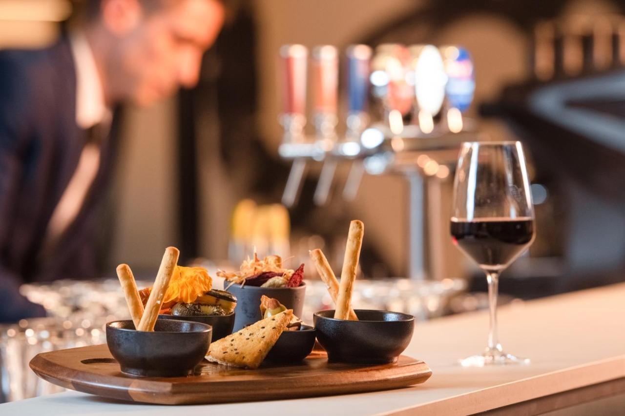 Hotel Mercure Geneva Airport 4*