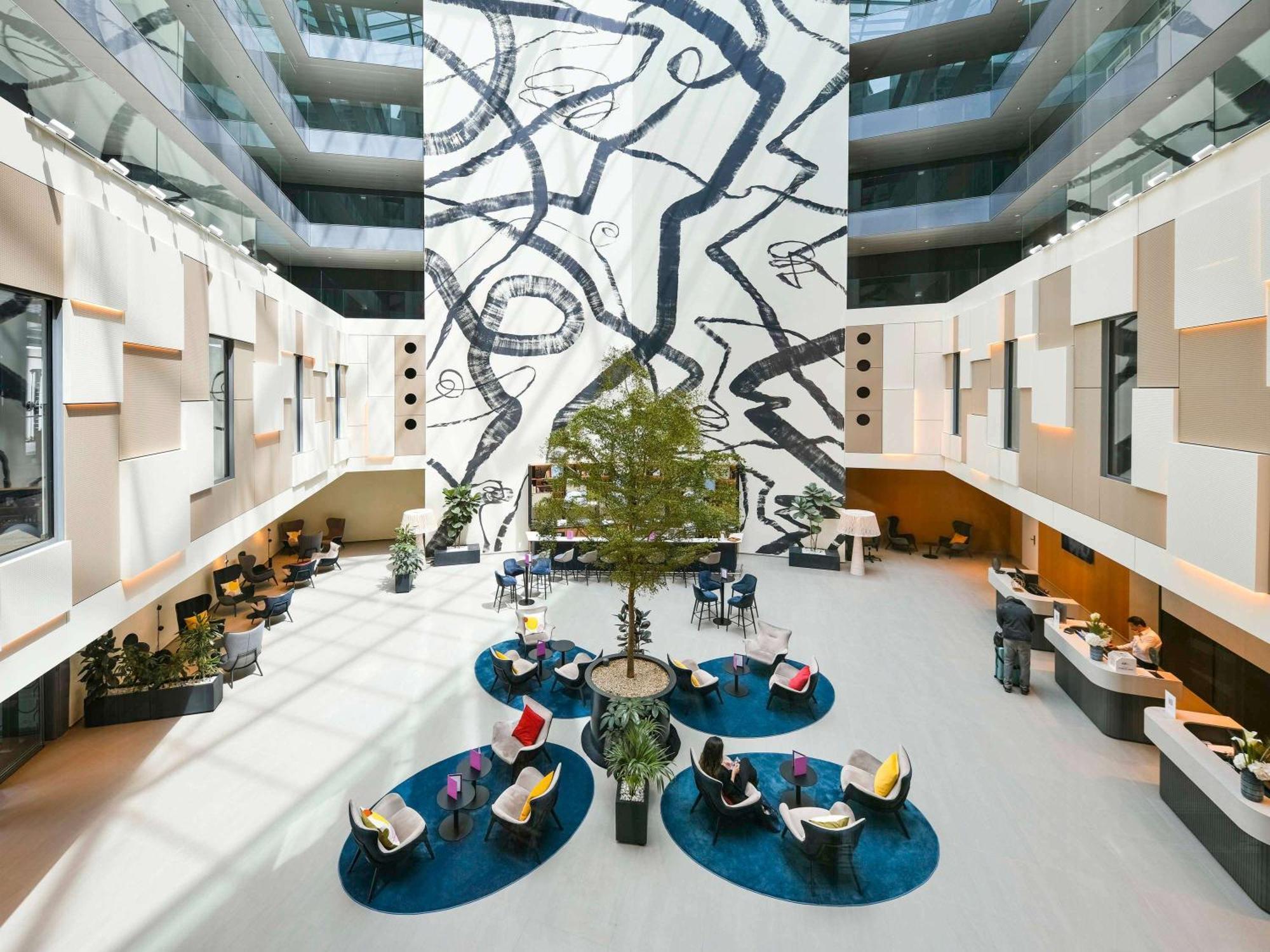 Mercure Geneva Airport 4*