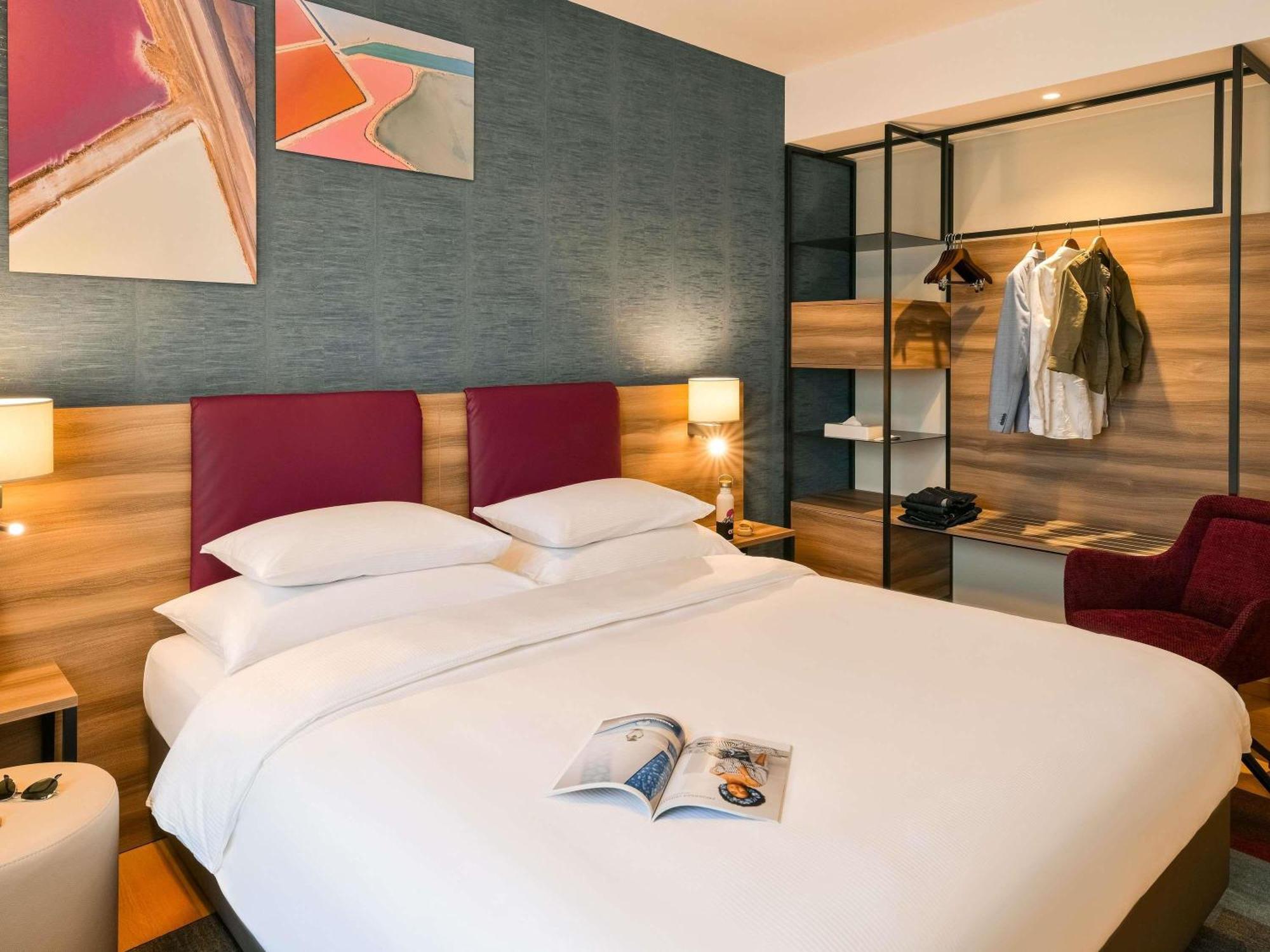 Mercure Geneva Airport Hotel 4*