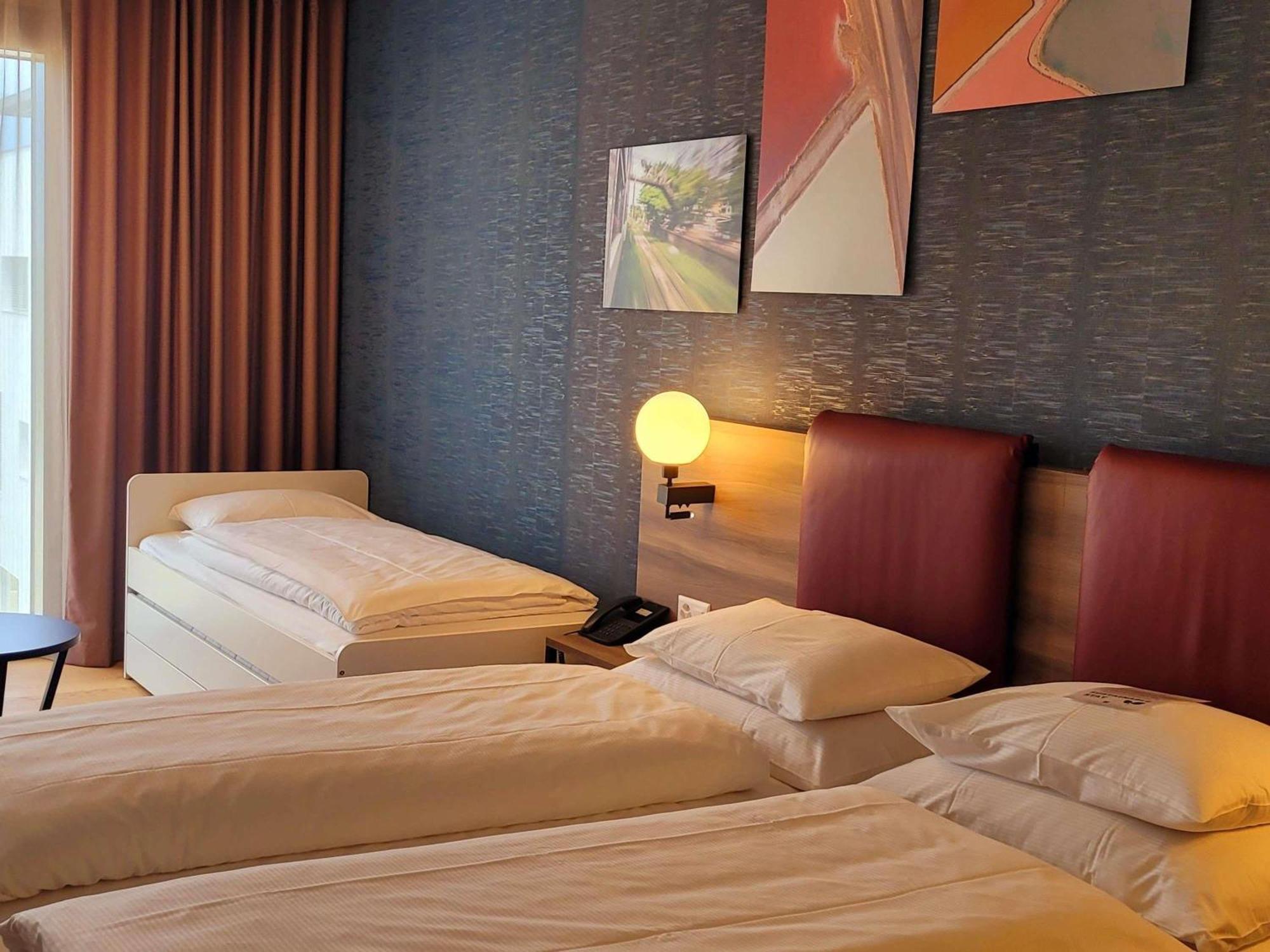Hotel Mercure Geneva Airport 4*