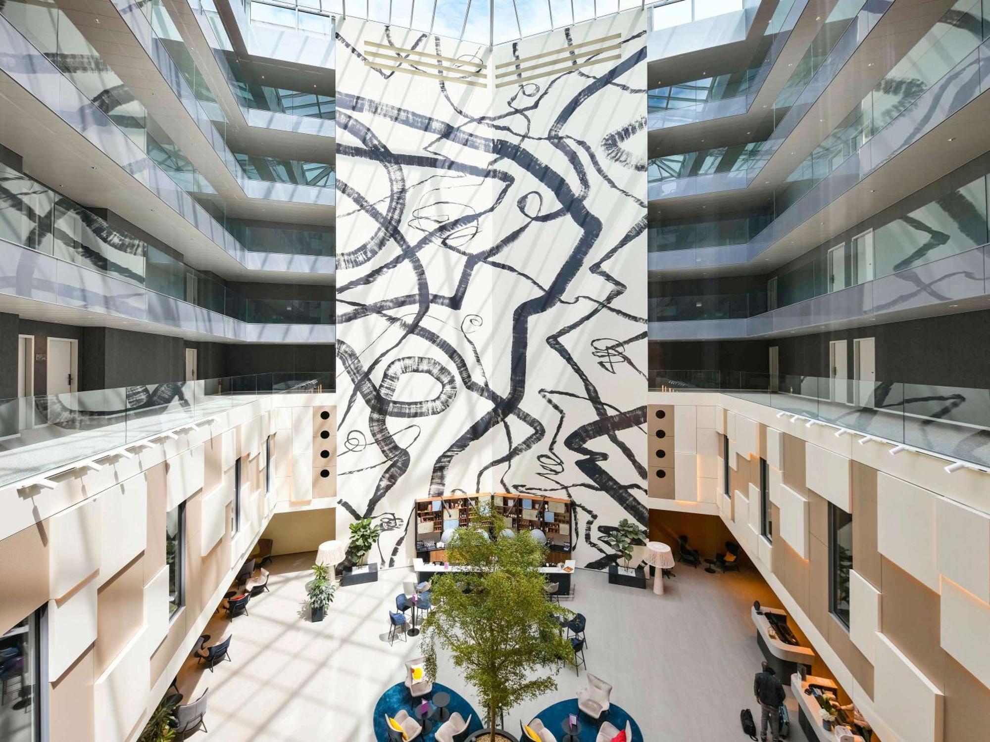 Mercure Geneva Airport Hotel 4*